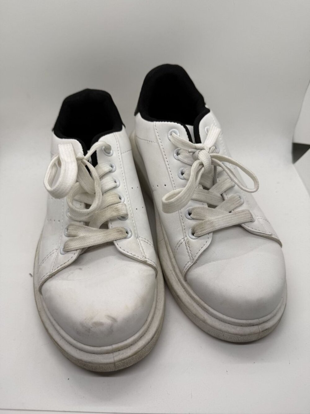 White & Black Lace-Up Sneakers By George Size 9 Pre-Owned